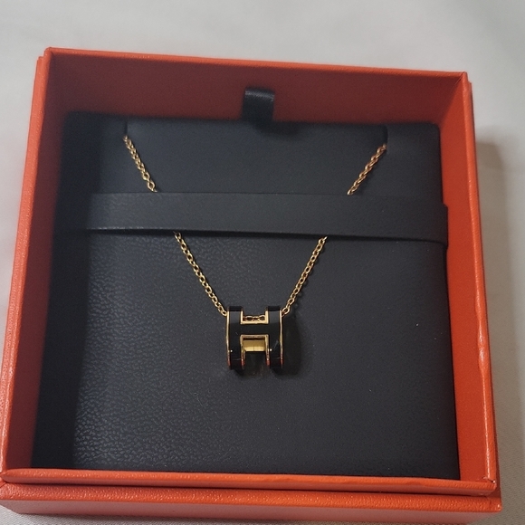 Hermes Gold Necklace with Black Pendant - Picture 4 of 4
